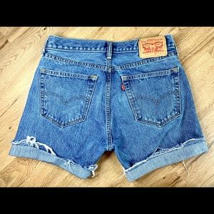 505 Levi Cut Off Shorts